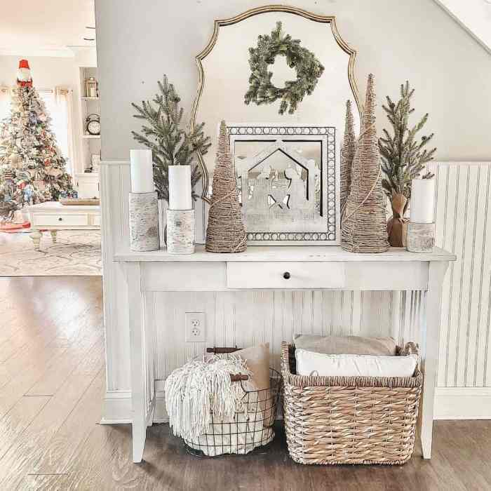 Entryway table christmas decor