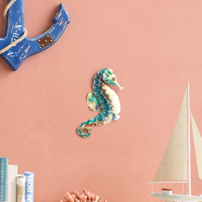 Metal seahorse wall decor