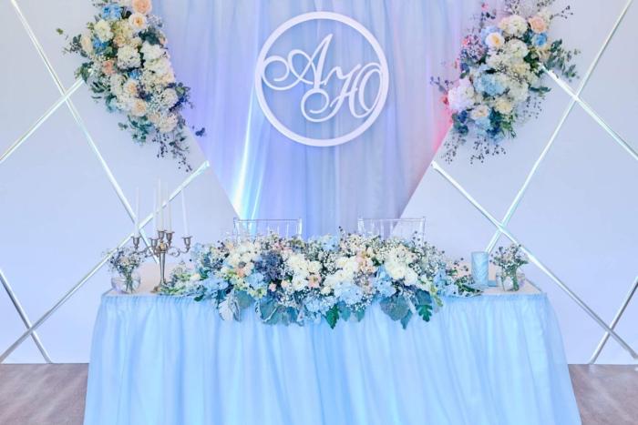 Head table decor wedding