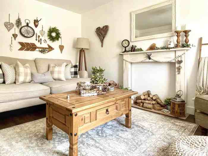 Living room farmhouse wall decor